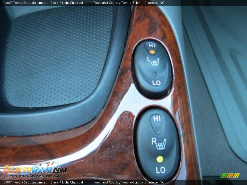 Controls of 2007 Toyota Sequoia Limited Photo #27