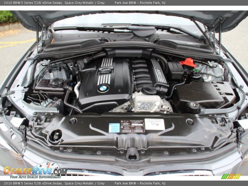 2010 BMW 5 Series 528i xDrive Sedan Space Grey Metallic / Gray Photo #29