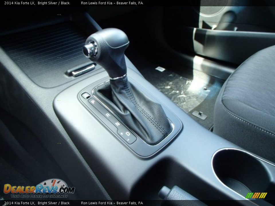 2014 Kia Forte LX Bright Silver / Black Photo #18