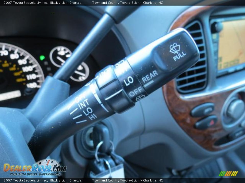 Controls of 2007 Toyota Sequoia Limited Photo #32