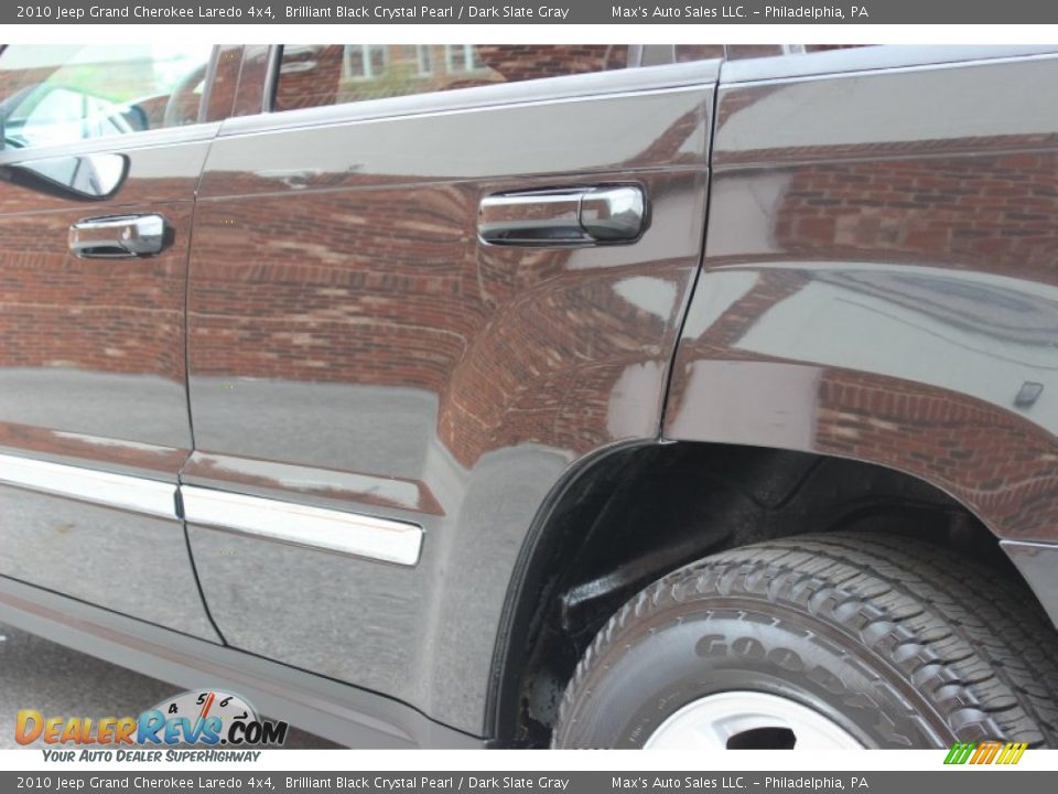 2010 Jeep Grand Cherokee Laredo 4x4 Brilliant Black Crystal Pearl / Dark Slate Gray Photo #17