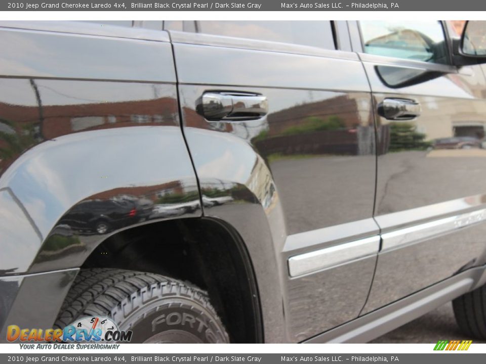 2010 Jeep Grand Cherokee Laredo 4x4 Brilliant Black Crystal Pearl / Dark Slate Gray Photo #18