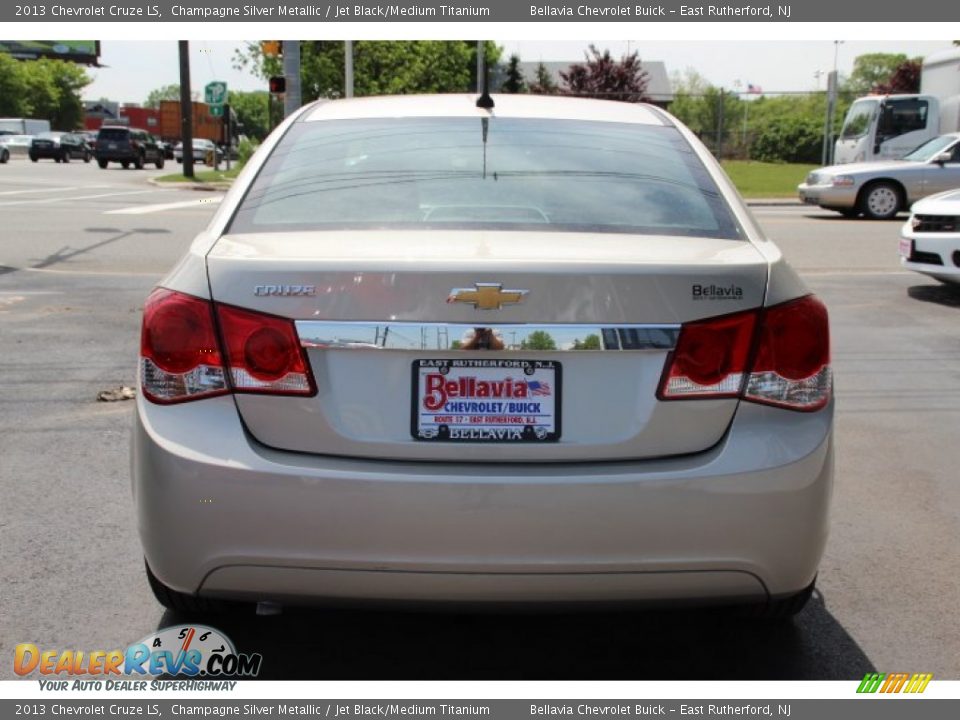 2013 Chevrolet Cruze LS Champagne Silver Metallic / Jet Black/Medium Titanium Photo #5