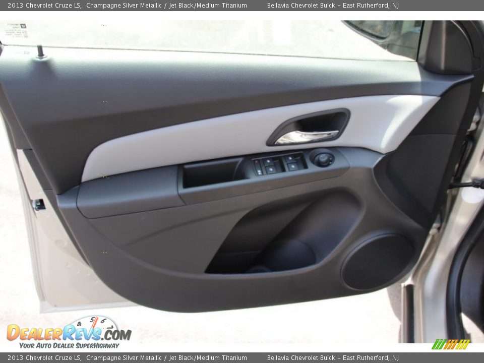 2013 Chevrolet Cruze LS Champagne Silver Metallic / Jet Black/Medium Titanium Photo #6