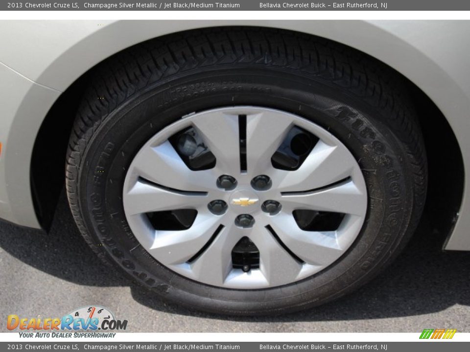 2013 Chevrolet Cruze LS Champagne Silver Metallic / Jet Black/Medium Titanium Photo #12
