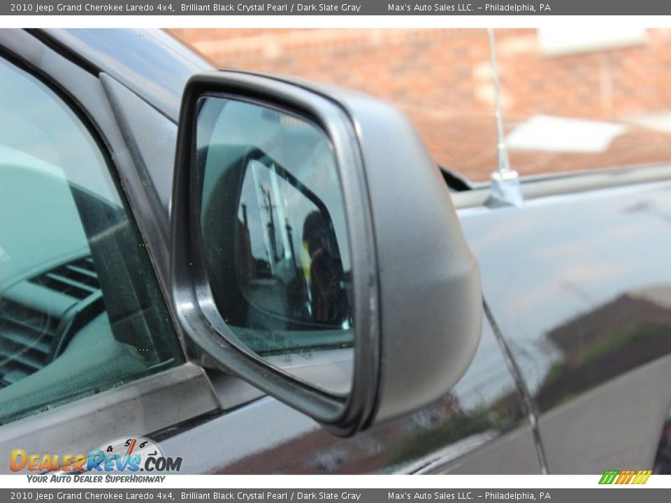 2010 Jeep Grand Cherokee Laredo 4x4 Brilliant Black Crystal Pearl / Dark Slate Gray Photo #32