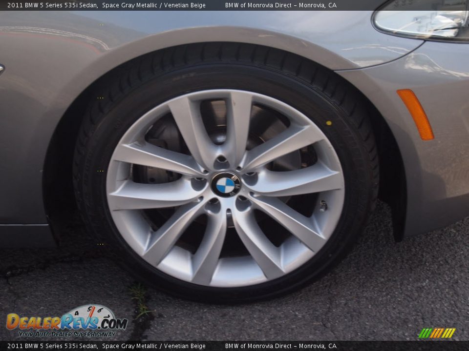 2011 BMW 5 Series 535i Sedan Space Gray Metallic / Venetian Beige Photo #2