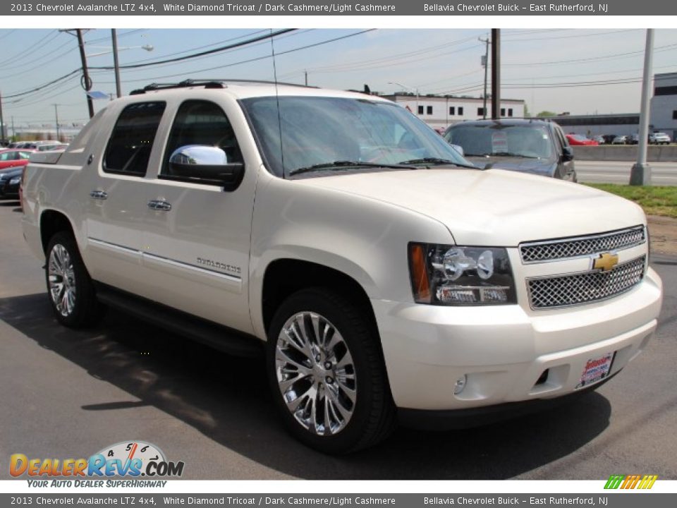 2013 Chevrolet Avalanche LTZ 4x4 White Diamond Tricoat / Dark Cashmere/Light Cashmere Photo #3
