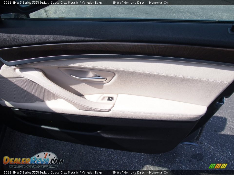 2011 BMW 5 Series 535i Sedan Space Gray Metallic / Venetian Beige Photo #5