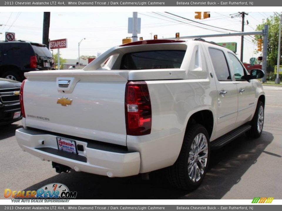 2013 Chevrolet Avalanche LTZ 4x4 White Diamond Tricoat / Dark Cashmere/Light Cashmere Photo #4