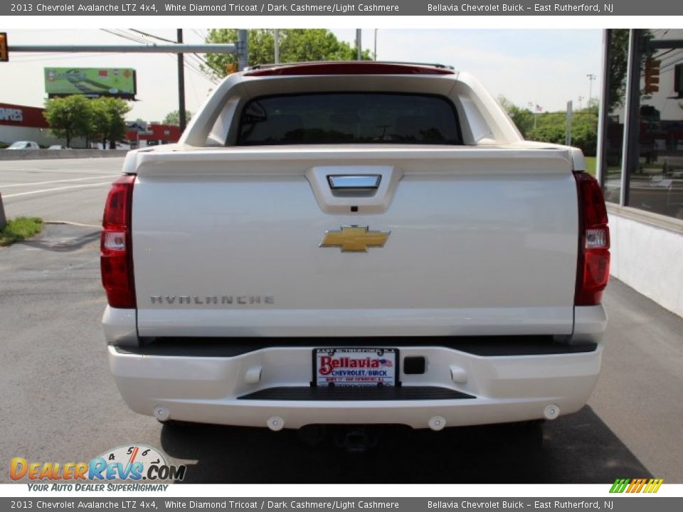 2013 Chevrolet Avalanche LTZ 4x4 White Diamond Tricoat / Dark Cashmere/Light Cashmere Photo #5