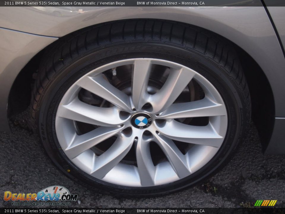 2011 BMW 5 Series 535i Sedan Space Gray Metallic / Venetian Beige Photo #8