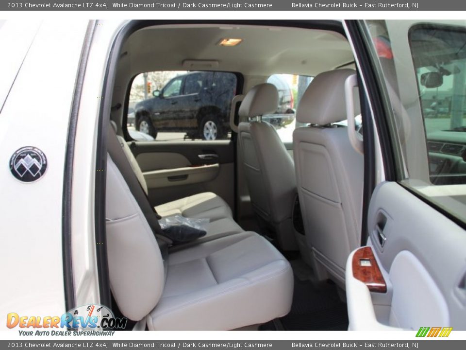 2013 Chevrolet Avalanche LTZ 4x4 White Diamond Tricoat / Dark Cashmere/Light Cashmere Photo #10