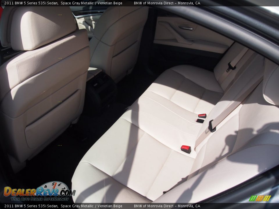 2011 BMW 5 Series 535i Sedan Space Gray Metallic / Venetian Beige Photo #12