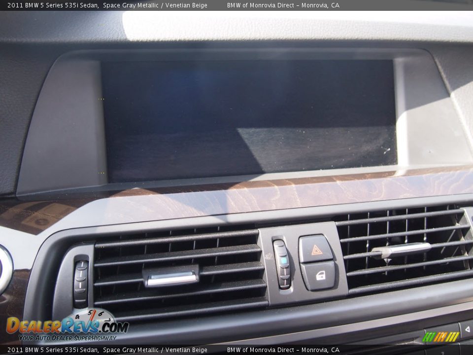 2011 BMW 5 Series 535i Sedan Space Gray Metallic / Venetian Beige Photo #25