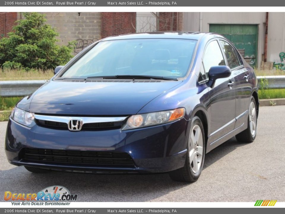 Front 3/4 View of 2006 Honda Civic EX Sedan Photo #4