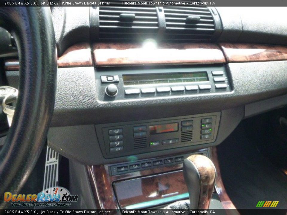 Controls of 2006 BMW X5 3.0i Photo #23