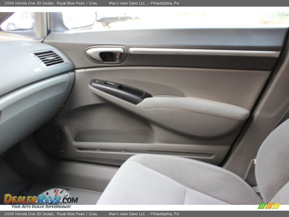 2006 Honda Civic EX Sedan Royal Blue Pearl / Gray Photo #31