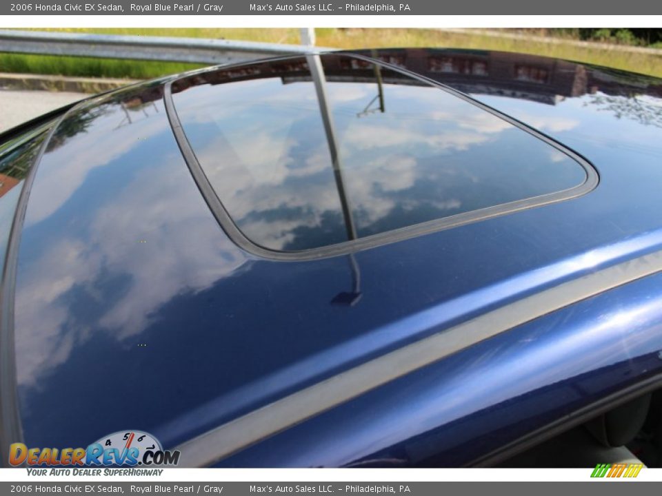 2006 Honda Civic EX Sedan Royal Blue Pearl / Gray Photo #33