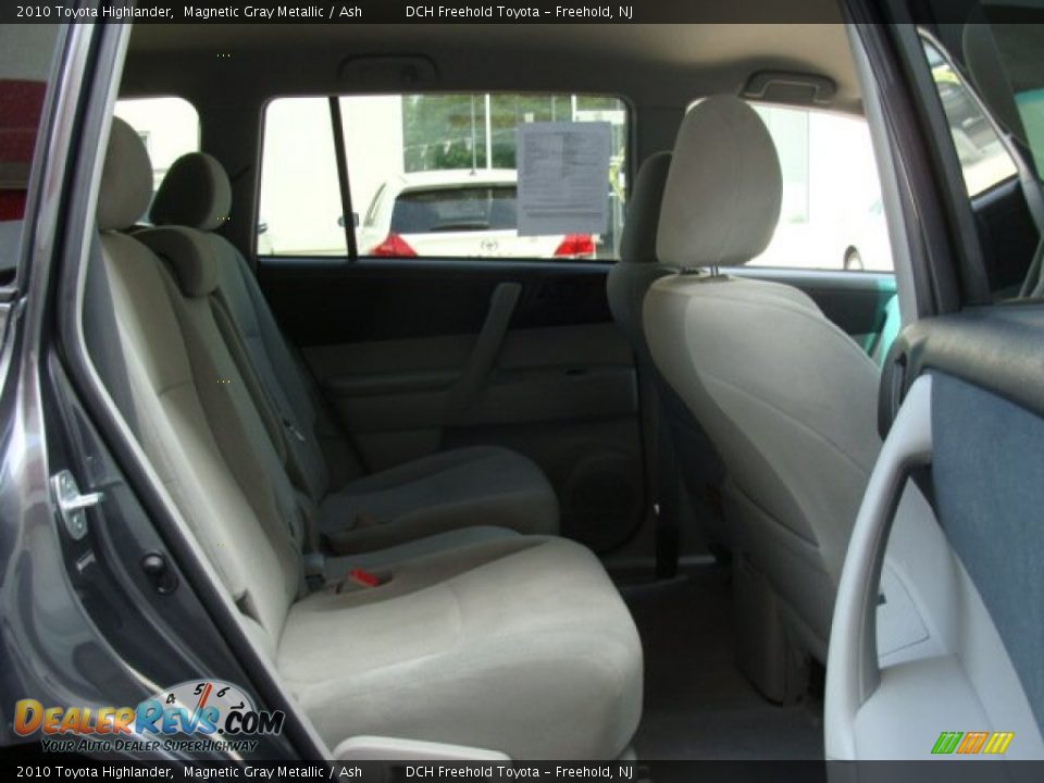 2010 Toyota Highlander Magnetic Gray Metallic / Ash Photo #23