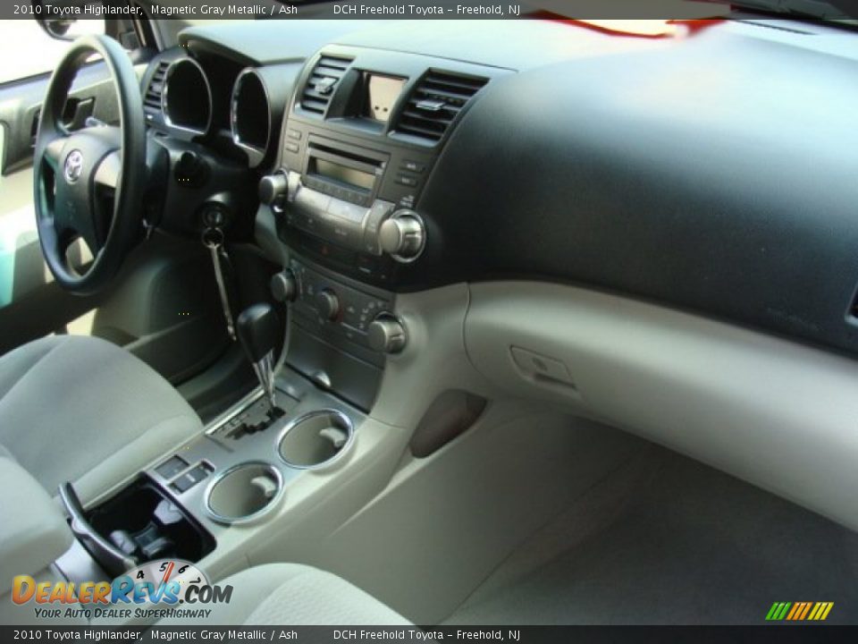 2010 Toyota Highlander Magnetic Gray Metallic / Ash Photo #25