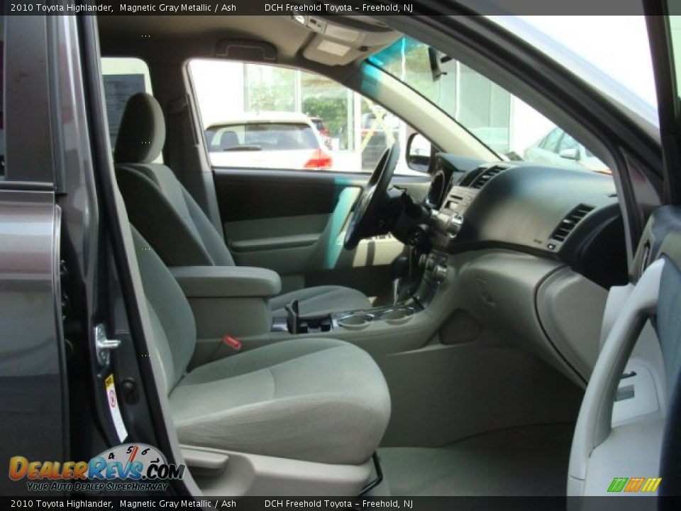2010 Toyota Highlander Magnetic Gray Metallic / Ash Photo #26
