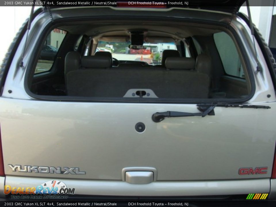 2003 GMC Yukon XL SLT 4x4 Sandalwood Metallic / Neutral/Shale Photo #23