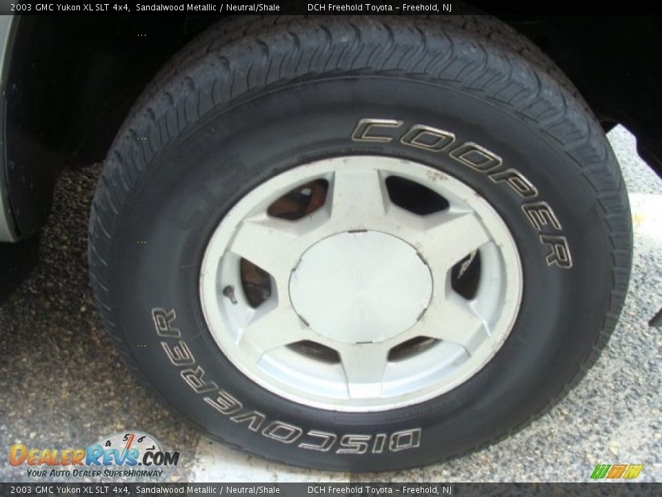 2003 GMC Yukon XL SLT 4x4 Sandalwood Metallic / Neutral/Shale Photo #31