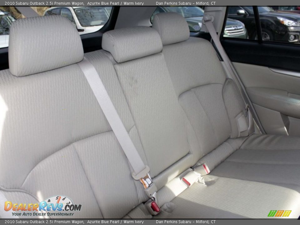 2010 Subaru Outback 2.5i Premium Wagon Azurite Blue Pearl / Warm Ivory Photo #16