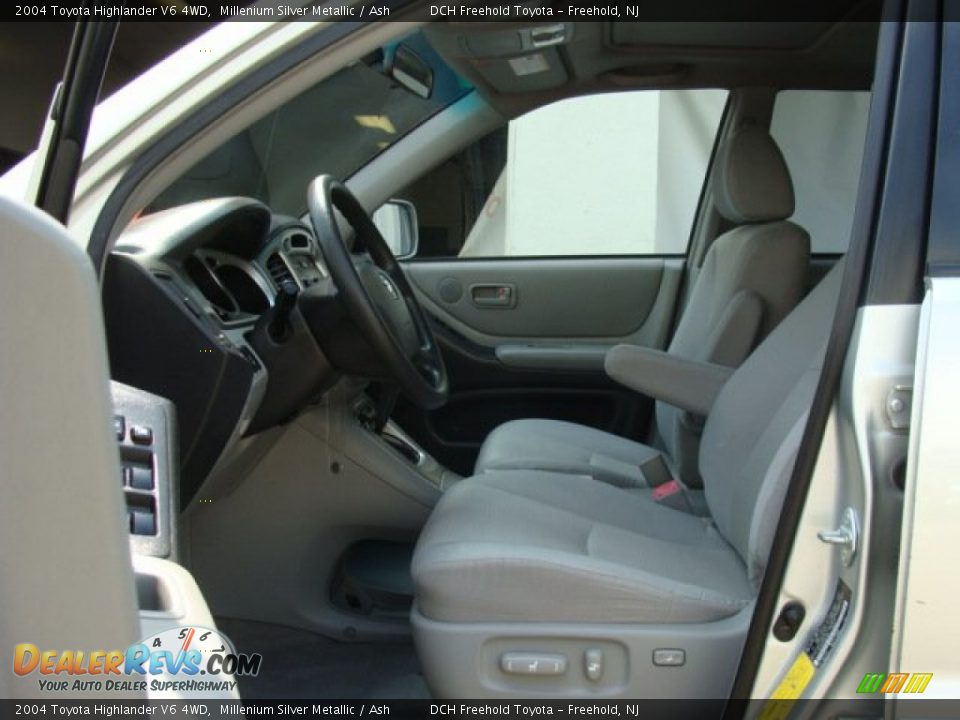 2004 Toyota Highlander V6 4WD Millenium Silver Metallic / Ash Photo #12