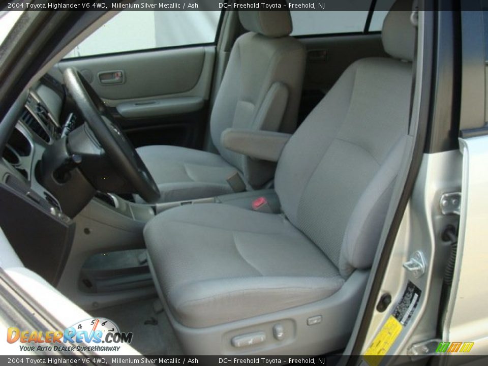 2004 Toyota Highlander V6 4WD Millenium Silver Metallic / Ash Photo #13