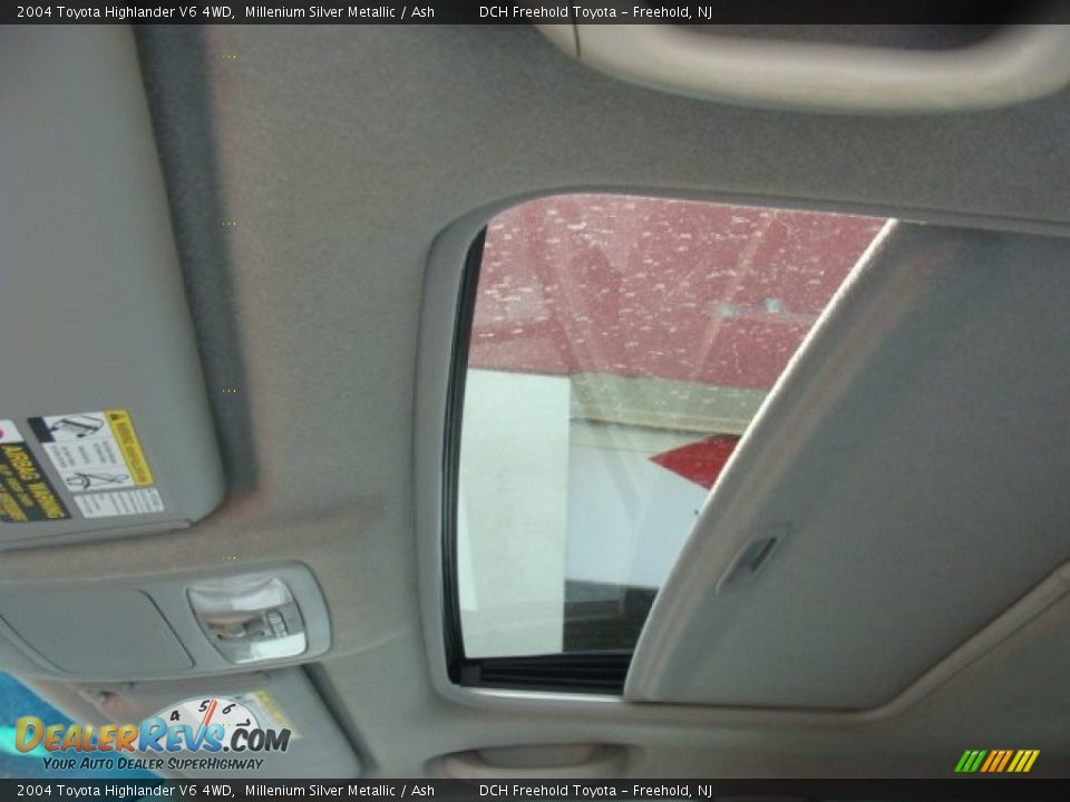 2004 Toyota Highlander V6 4WD Millenium Silver Metallic / Ash Photo #14