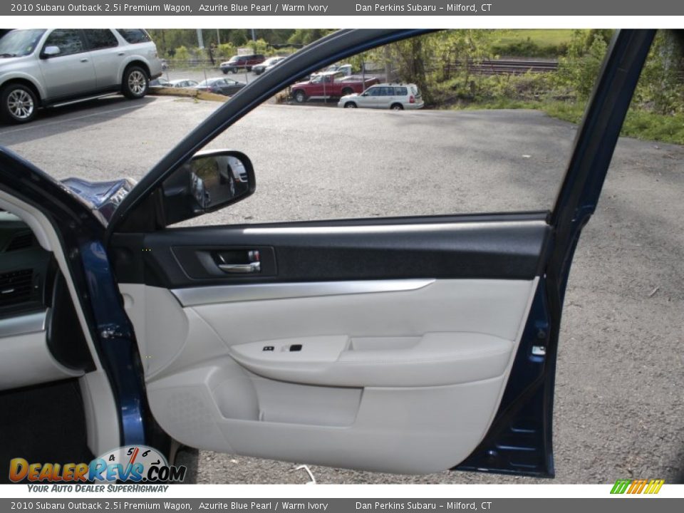 2010 Subaru Outback 2.5i Premium Wagon Azurite Blue Pearl / Warm Ivory Photo #18