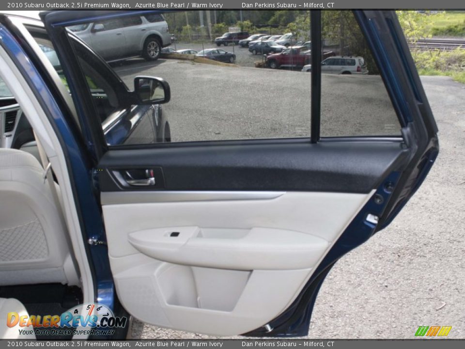 2010 Subaru Outback 2.5i Premium Wagon Azurite Blue Pearl / Warm Ivory Photo #19