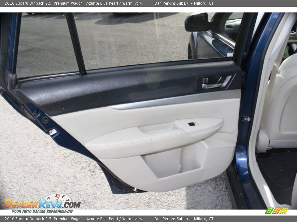 2010 Subaru Outback 2.5i Premium Wagon Azurite Blue Pearl / Warm Ivory Photo #20