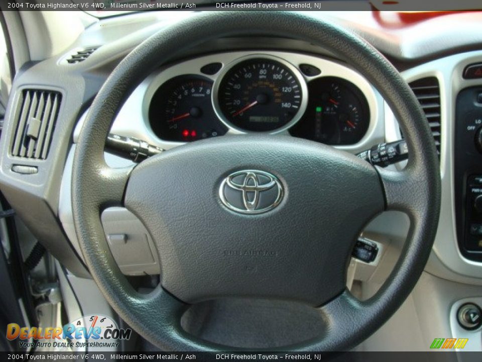 2004 Toyota Highlander V6 4WD Millenium Silver Metallic / Ash Photo #17