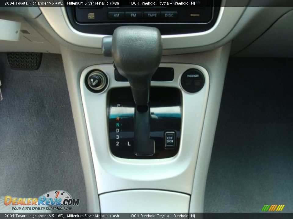 2004 Toyota Highlander V6 4WD Millenium Silver Metallic / Ash Photo #20