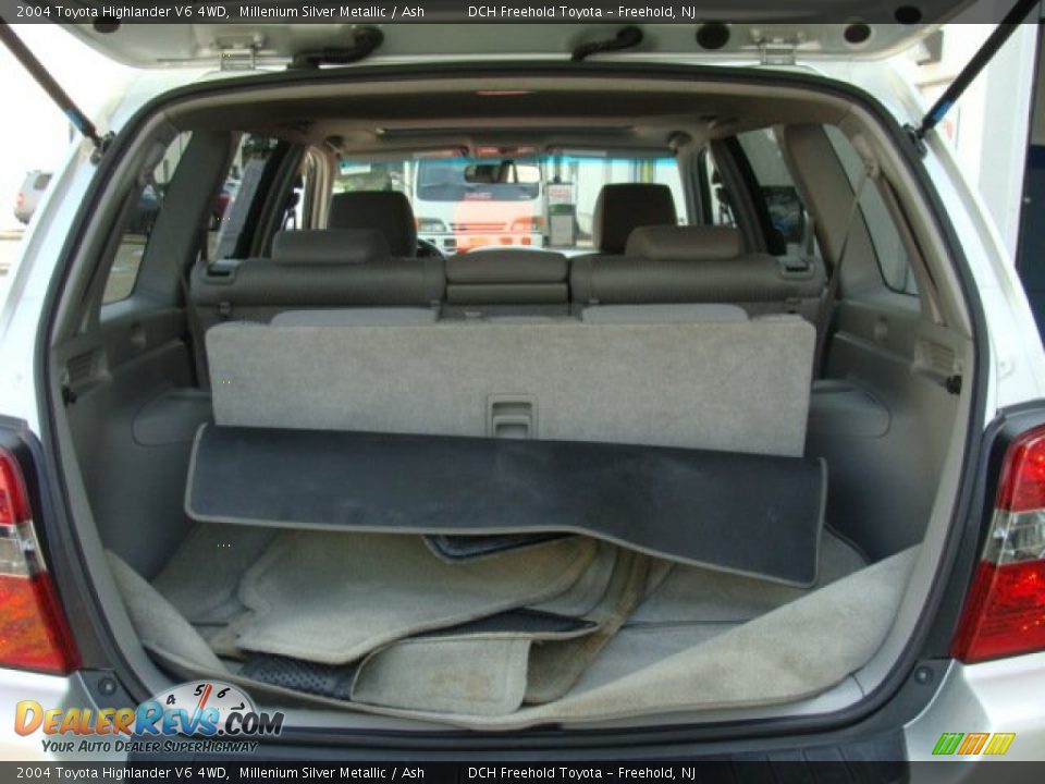 2004 Toyota Highlander V6 4WD Millenium Silver Metallic / Ash Photo #24