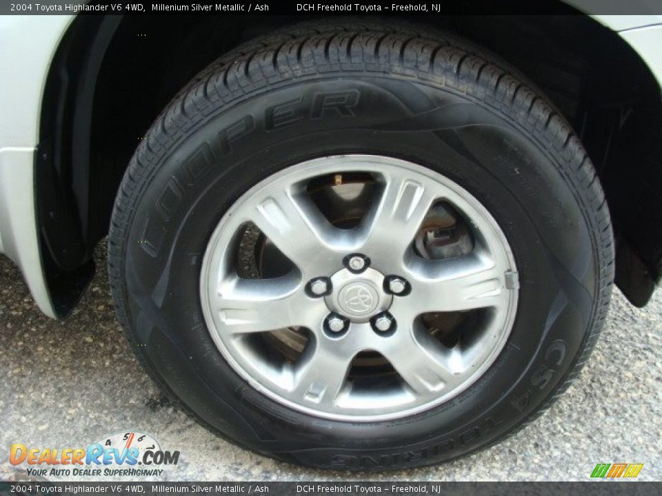 2004 Toyota Highlander V6 4WD Millenium Silver Metallic / Ash Photo #31