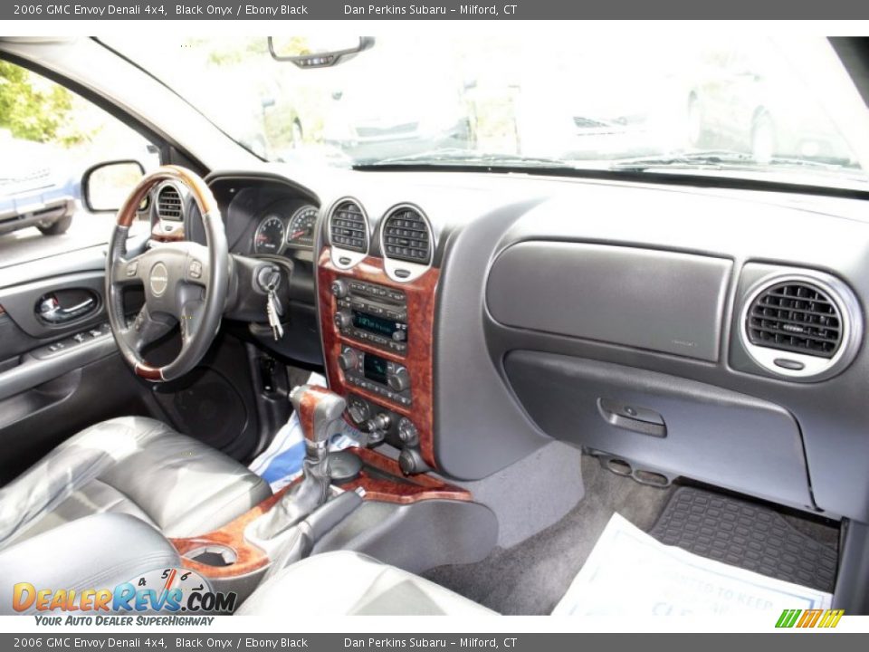 2006 GMC Envoy Denali 4x4 Black Onyx / Ebony Black Photo #9