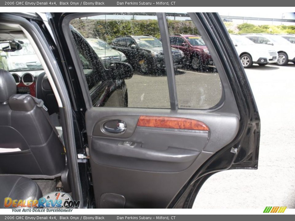 2006 GMC Envoy Denali 4x4 Black Onyx / Ebony Black Photo #17
