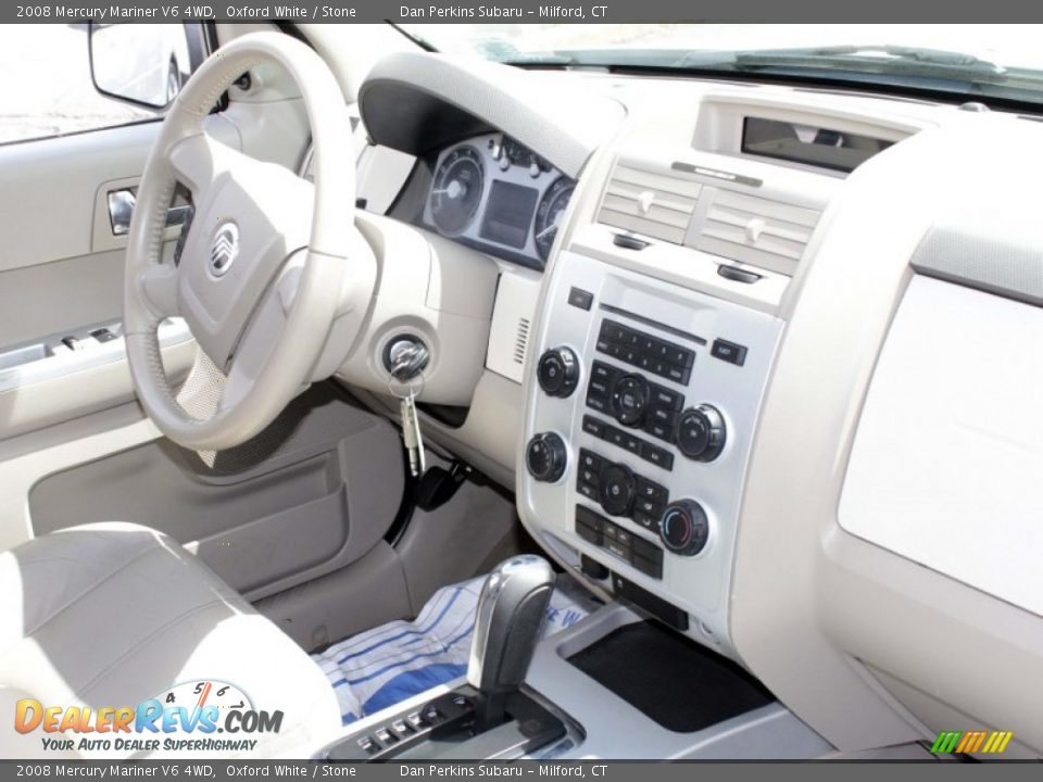 2008 Mercury Mariner V6 4WD Oxford White / Stone Photo #9