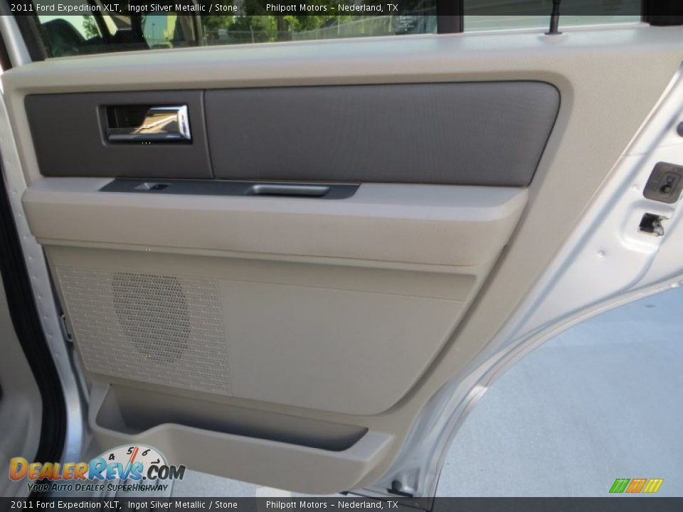 2011 Ford Expedition XLT Ingot Silver Metallic / Stone Photo #25