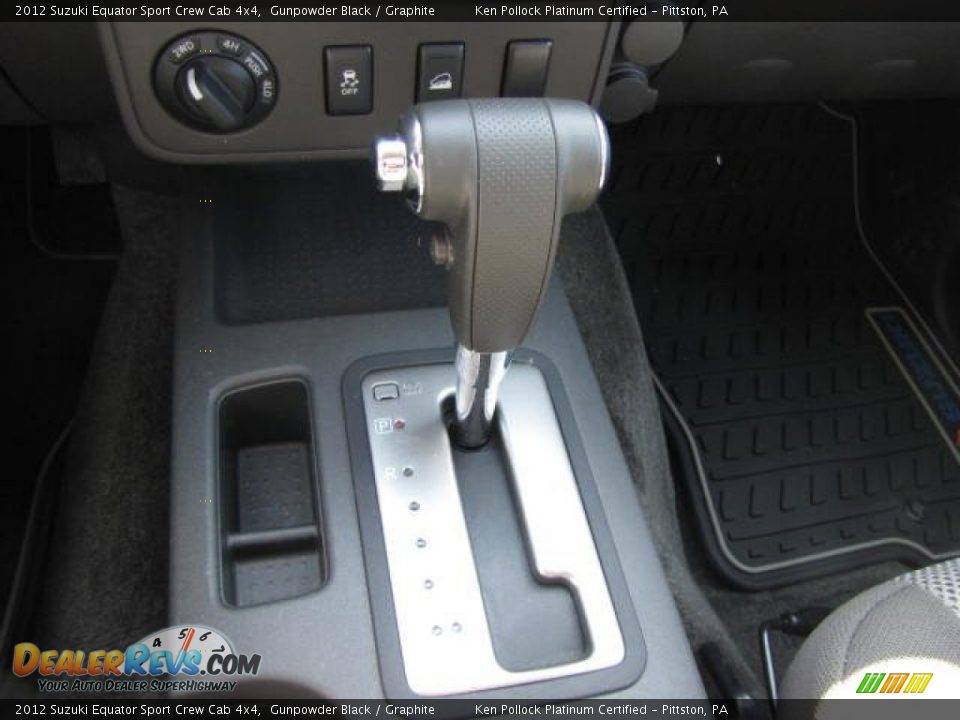 2012 Suzuki Equator Sport Crew Cab 4x4 Shifter Photo #33