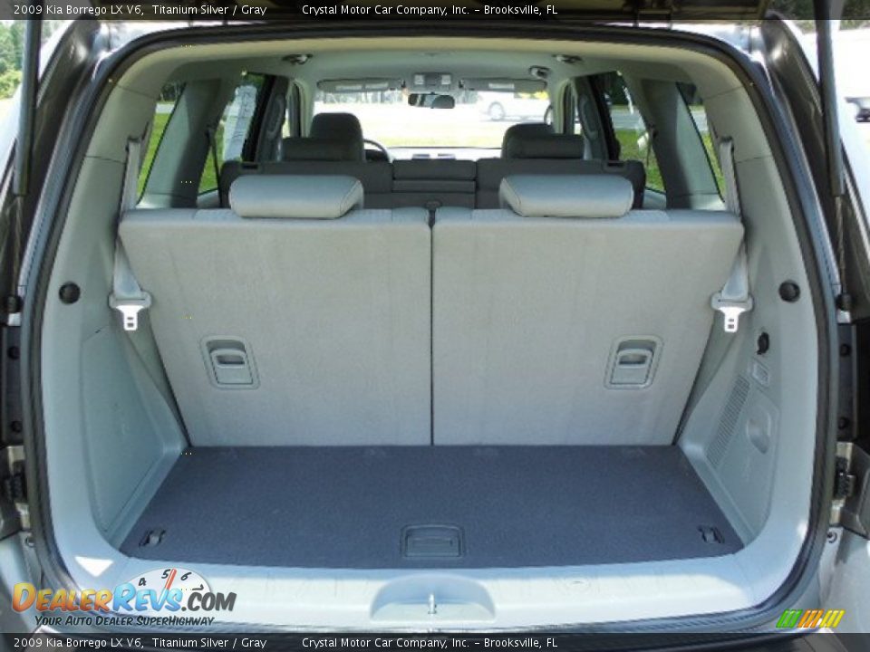 2009 Kia Borrego LX V6 Titanium Silver / Gray Photo #8