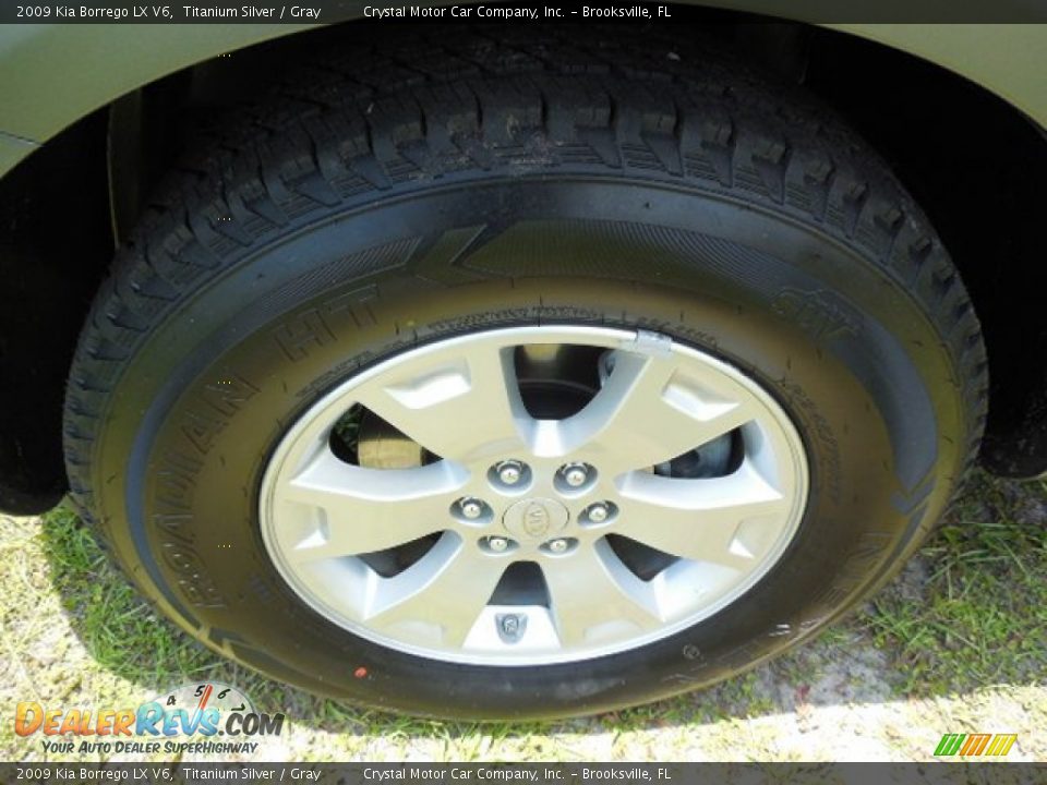 2009 Kia Borrego LX V6 Titanium Silver / Gray Photo #16