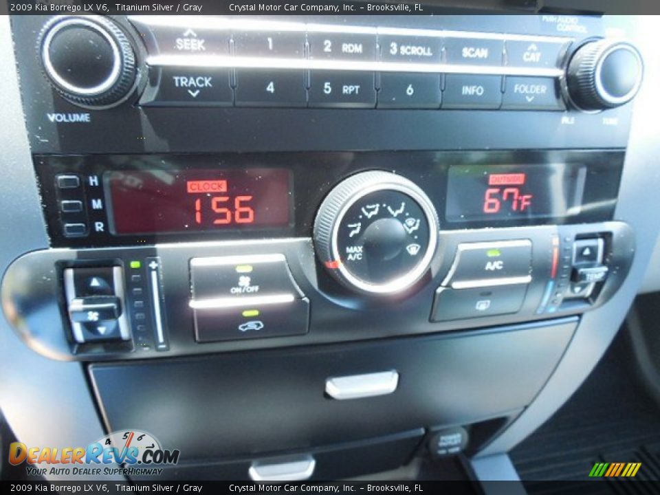2009 Kia Borrego LX V6 Titanium Silver / Gray Photo #22