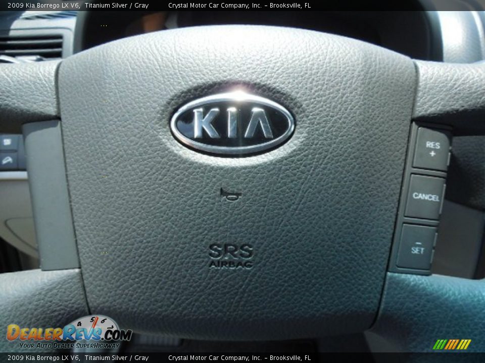 2009 Kia Borrego LX V6 Titanium Silver / Gray Photo #23