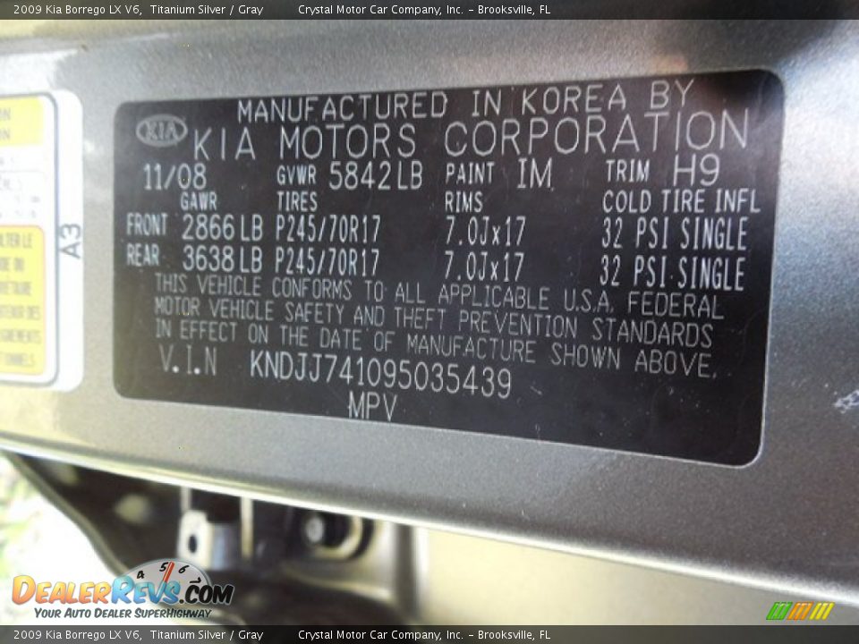 2009 Kia Borrego LX V6 Titanium Silver / Gray Photo #24