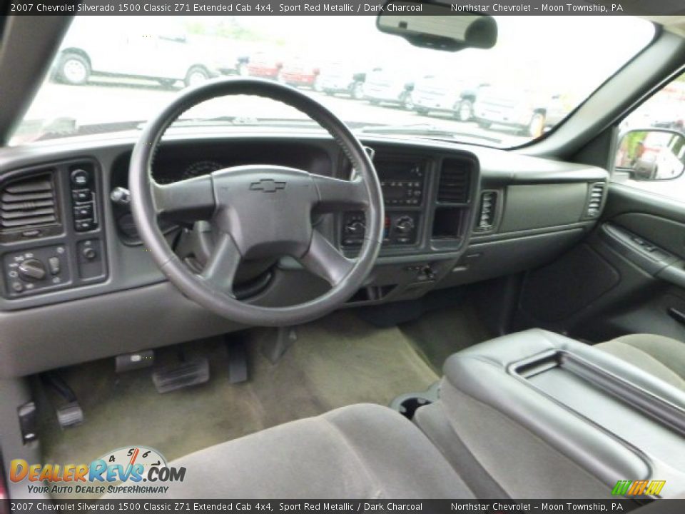Dark Charcoal Interior - 2007 Chevrolet Silverado 1500 Classic Z71 Extended Cab 4x4 Photo #9